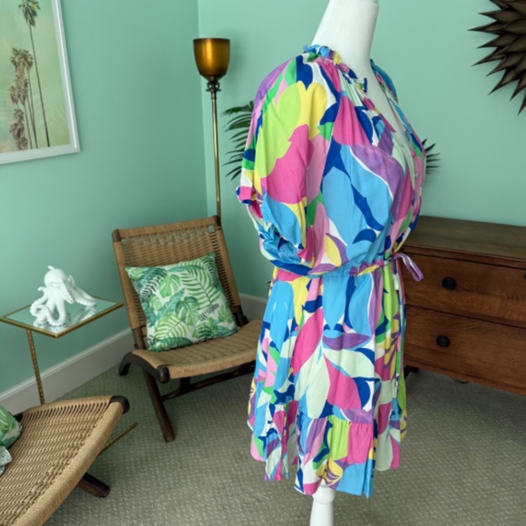 entro Floral Dress - Picture 2 of 10